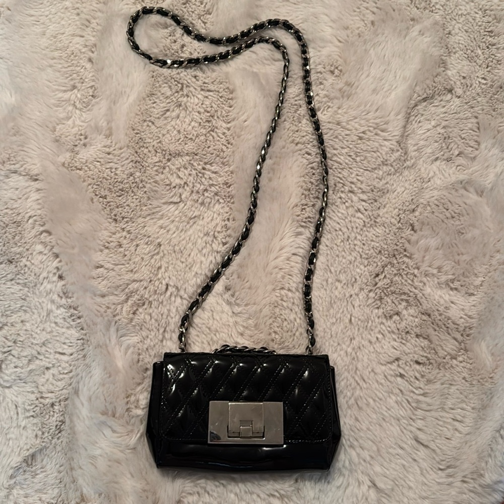 Stuart Weitzman black patent leather purse - leather and silver chain strap